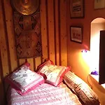 Chateau De La Chassaigne Апартаменты *