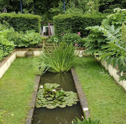 Апартаменты Chateau De La Chassaigne Тьер